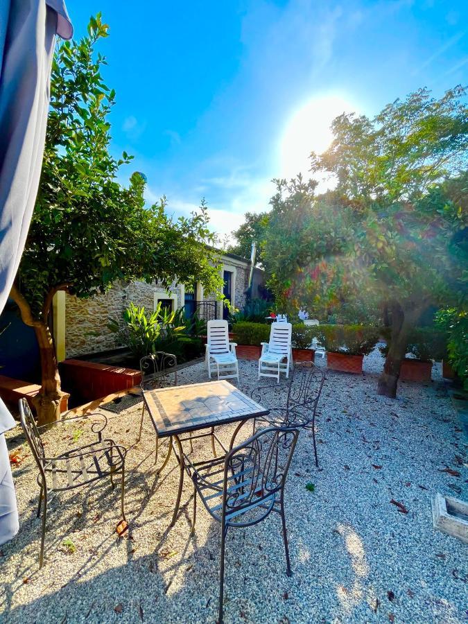 Il Giardino Di Athena 1 Apartment Paestum Exterior photo